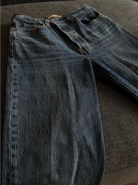 Aritzia Levi’s Rib Cage Straight Ankle Jeans